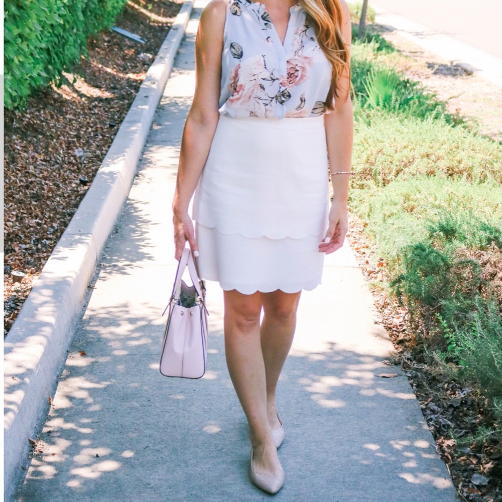 Ann Taylor White Scallop Pencil Skirt